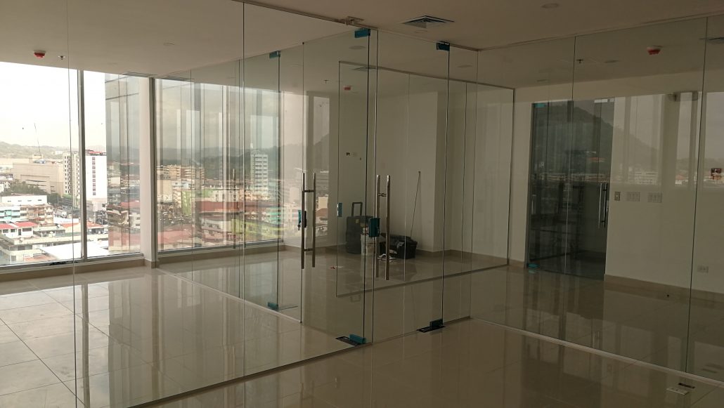 Instalación de vidrio panama - puertas y ventanas de vidrio - instalación de vidrio templado - ventanas de vidrio francesas